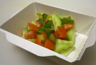 Салат из свежих помидоров и огурцов со сметаной - Ресторан Мамуля - доставка вкусной еды в Екатеринбурге
