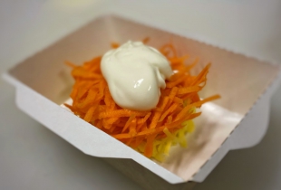 Салат из моркови и яблочка - Ресторан Мамуля - доставка вкусной еды в Екатеринбурге