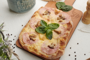 Пицца с ветчиной и грибами на римском тесте - Ресторан Мамуля - доставка вкусной еды в Екатеринбурге